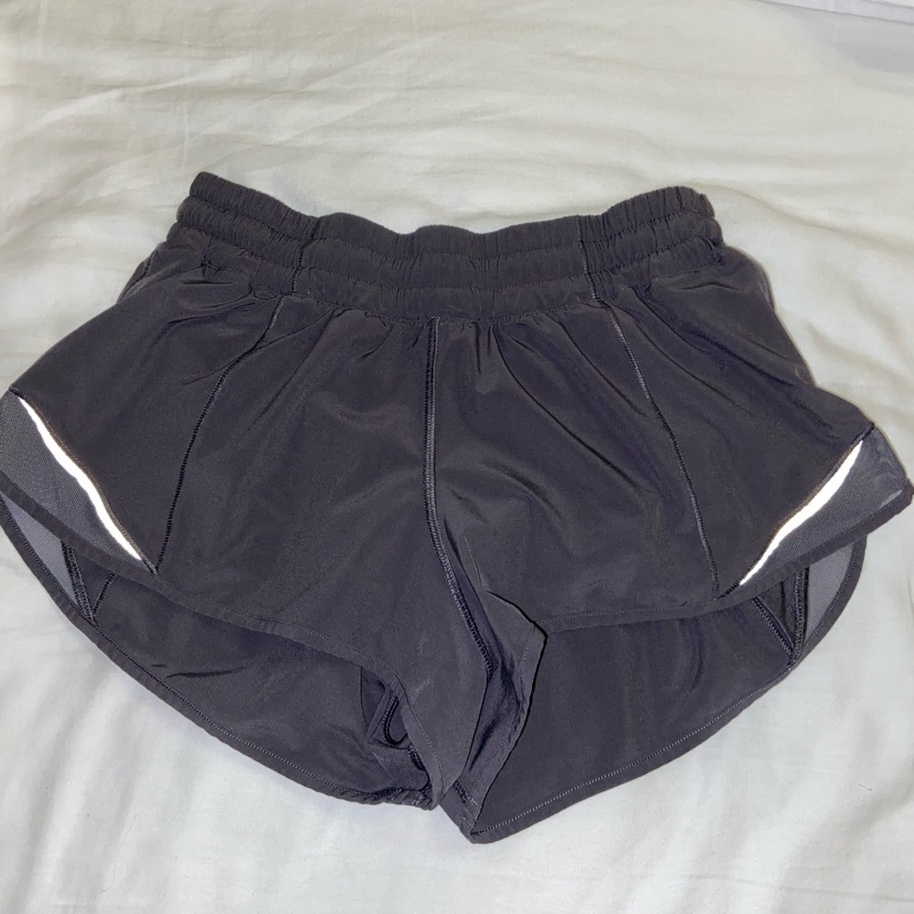 lululemon hotty hot shorts!!